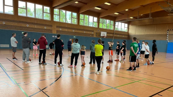 Basketball in Pressth