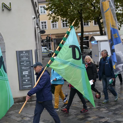 Fahnenabordnungen bei der Bundeswallfahrt