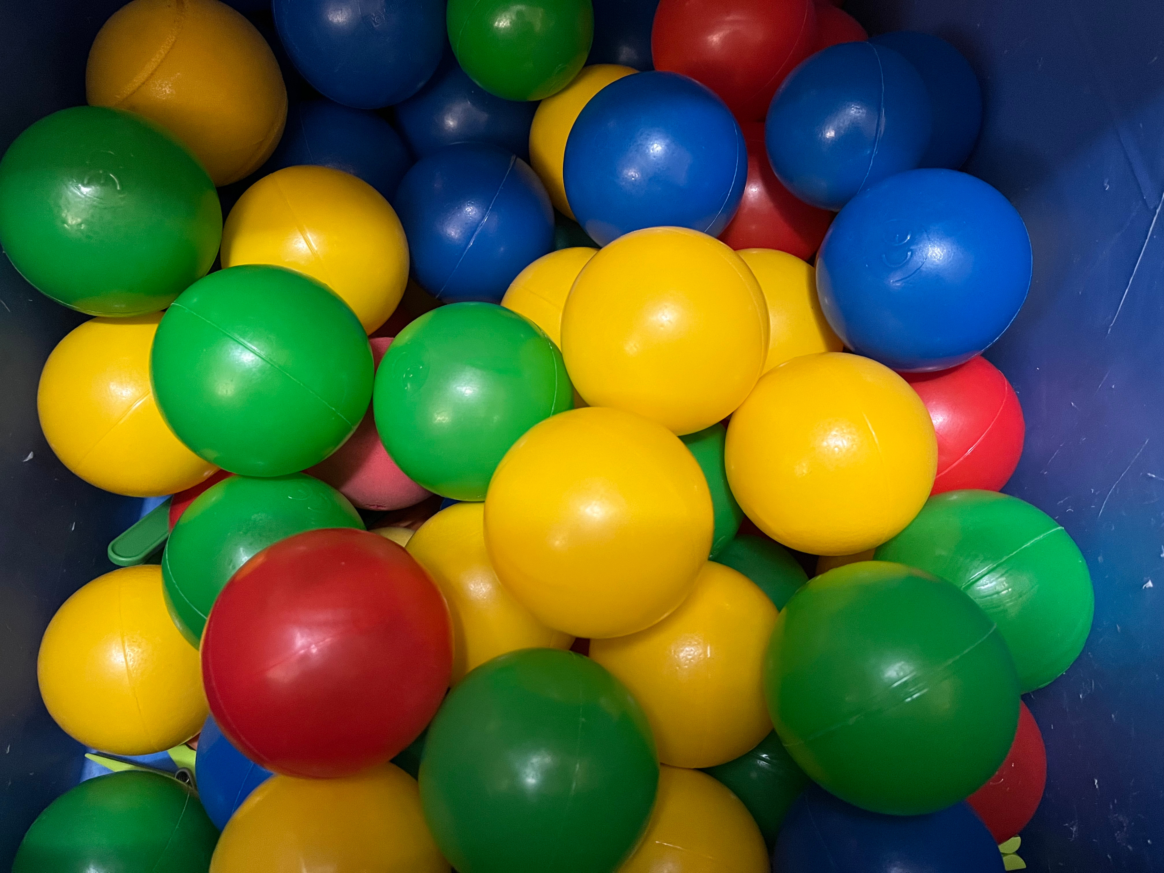 Plastikbälle